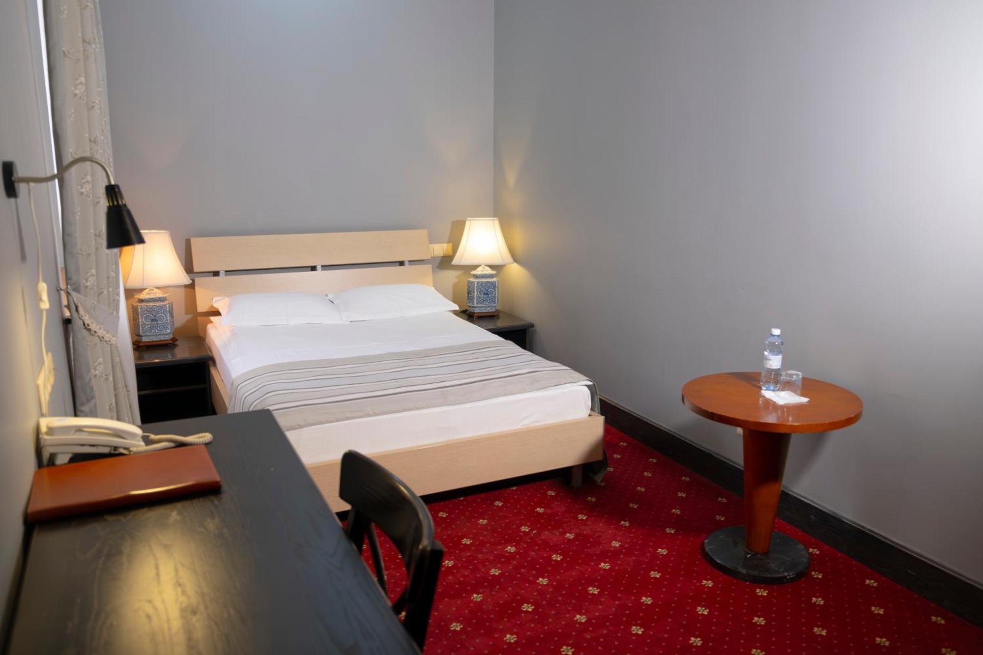 Plaza Hotel Kokşetau Exterior foto