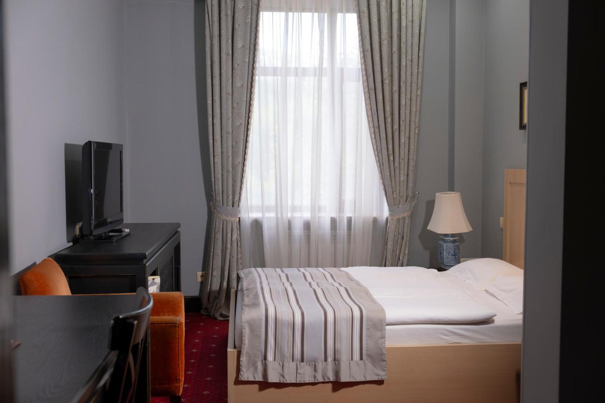 Plaza Hotel Kokşetau Exterior foto
