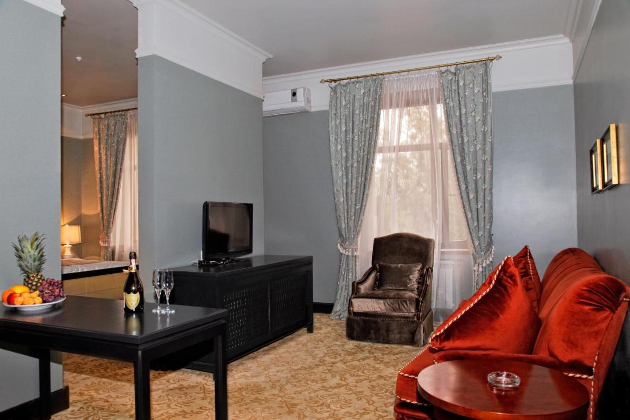 Plaza Hotel Kokşetau Exterior foto